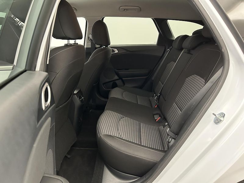 Kia Ceed 1.5 T- GDI TOP - fotka 17 z 23