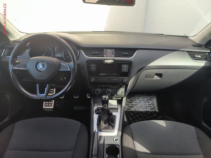 Škoda Octavia (2016) 1.6 TDi, ČR, AC, výhřev sed - fotka 8 z 18