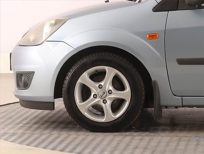 Ford Fiesta (2007) 1.3 i, nová STK, Klima - fotka 14 z 15