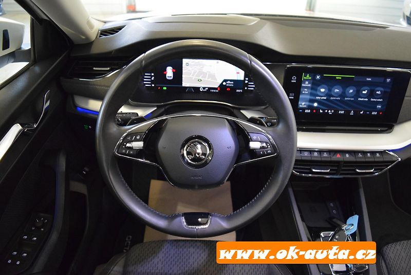 Škoda Octavia 2.0 TDI STYLE PLUS MATRIX DSG  - fotka 38 z 77