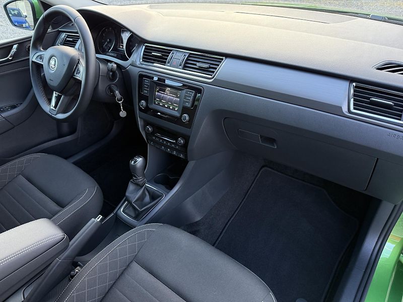 Škoda Rapid 1.2TSi STYLE 66kW 6690km! - fotka 10 z 18