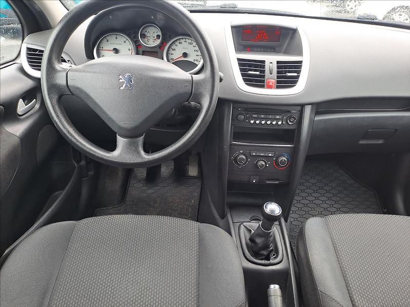 Peugeot 207 1,4 HDI - fotka 9 z 13