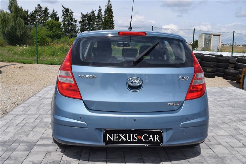 Hyundai i30 1,6 CRDi 66KW COMFORT+ 2XKOLA - fotka 6 z 42