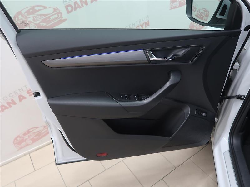 Škoda Karoq 2,0 TDI Scout 4x4 1.majitel - fotka 10 z 41