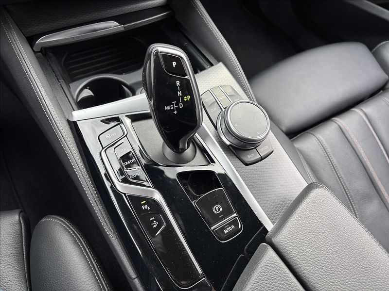 BMW Řada 6 3,0 GT xDrive 245kW DPH - fotka 45 z 57