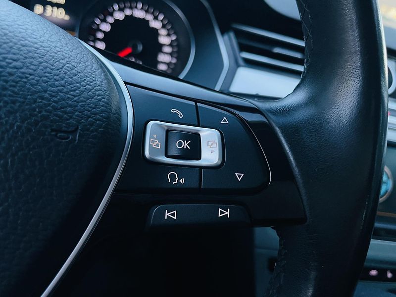 Volkswagen Passat 2.0TDI MANUÁL VÝHŘEV KAMERA - fotka 43 z 47