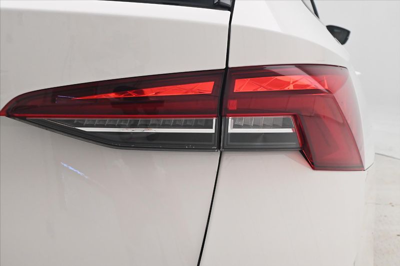 Škoda Octavia 2,0 TDI 110kW DSG Ambition Zár - fotka 28 z 29