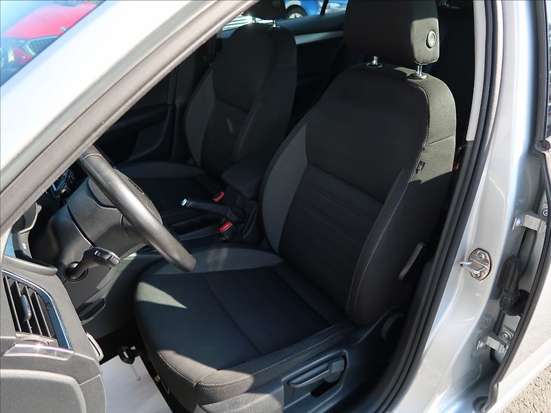 Škoda Octavia 1,6 TDi,85kW,1majČR,Serv.k,DPH - fotka 10 z 26