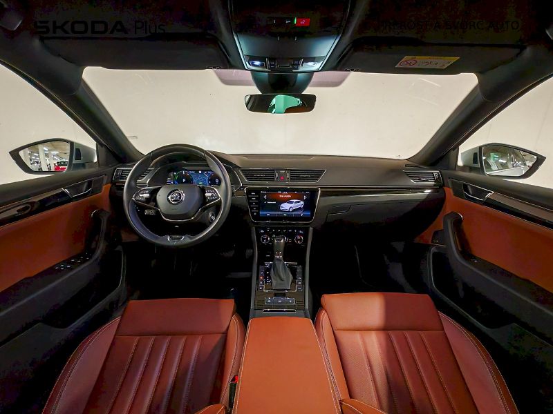 Škoda Superb (2024) iV 1.4 TSI 160 kW DSG L&K - fotka 5 z 31