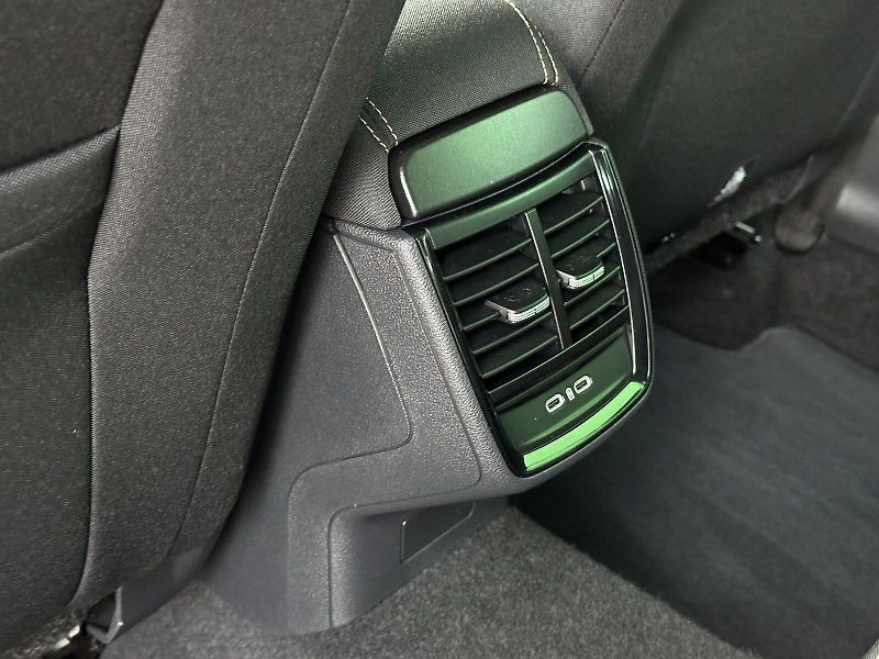 Škoda Scala 1.0TSi DSG 116PS LED V.Cockpit - fotka 41 z 47