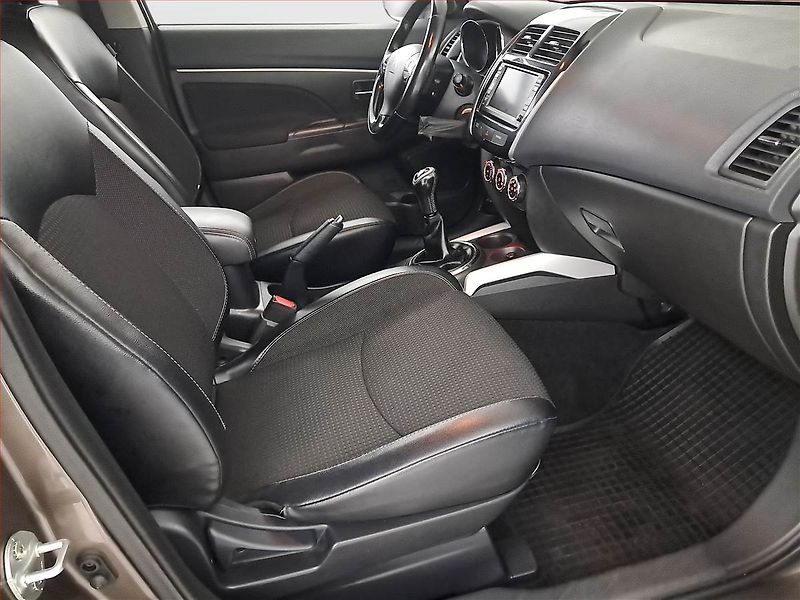 Citroën C4 Aircross (2012) 1.6, Park. senzory - fotka 9 z 19