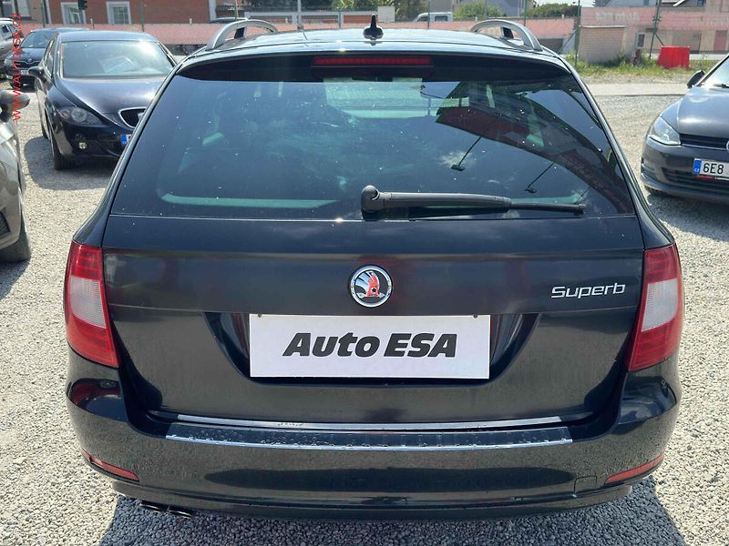 Škoda Superb (2012) 2.0TDi, DSG, navi - fotka 5 z 16