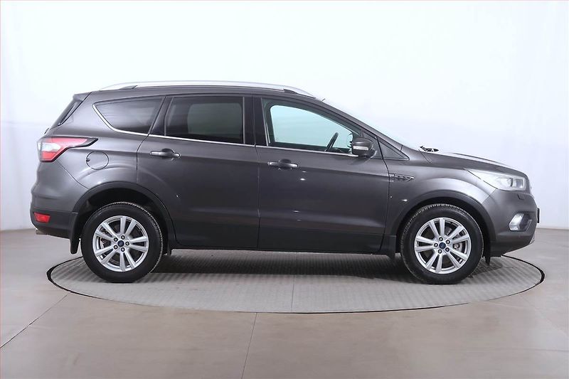 Ford Kuga (2017) 1.5 TDCi, Automat, Navi - fotka 6 z 22