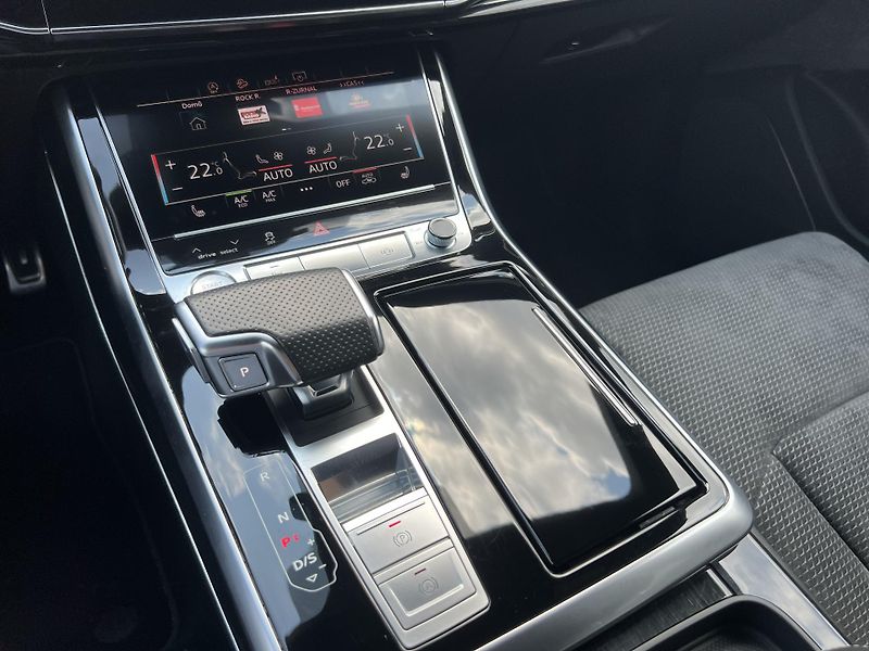 Audi Q8 (2020) 3.0TDI, quattro, S line - fotka 33 z 37