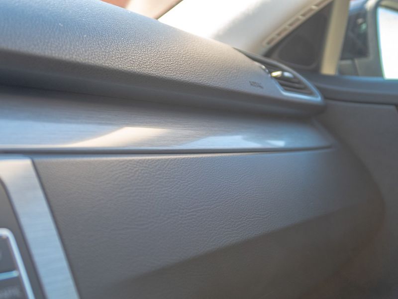 Volkswagen Passat (2012) 2.0TDI 103KW CR DSG – NAVI - fotka 32 z 52