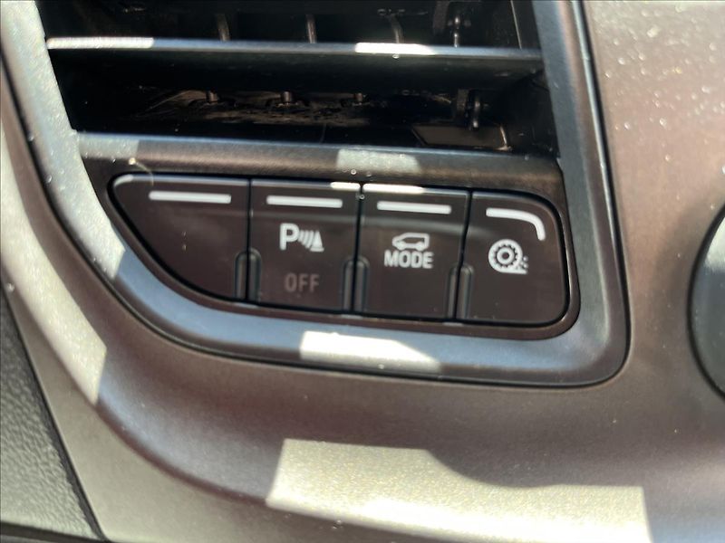 Ford Transit Custom 2,0 TDCi 6.MÍST KLIMA TZ -DPH - fotka 21 z 44