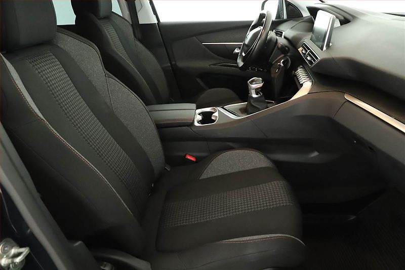 Peugeot 3008 (2019) GT Line 1.5 BlueHDi - fotka 7 z 17