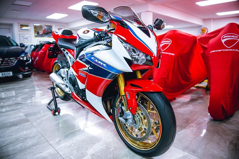 Honda CBR 1000 RR SP 1 MAJITEL  - fotka 7 z 40