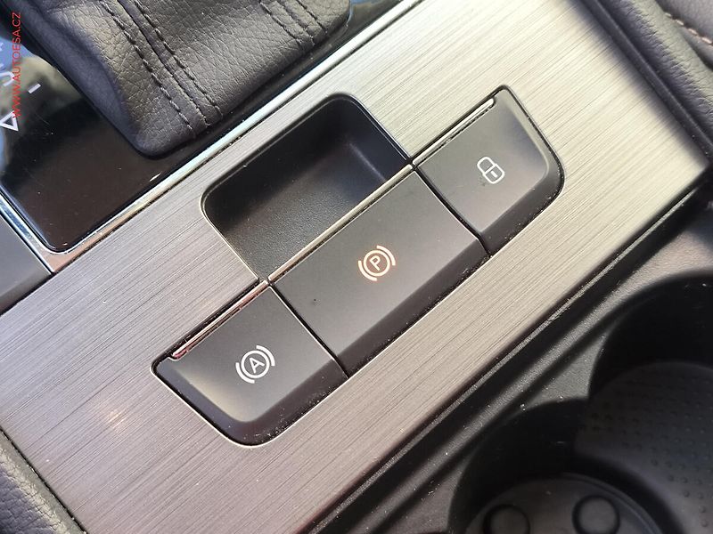 Škoda Superb (2022) 2.0 TSi 4x4, ČR, Scout, DSG - fotka 25 z 36