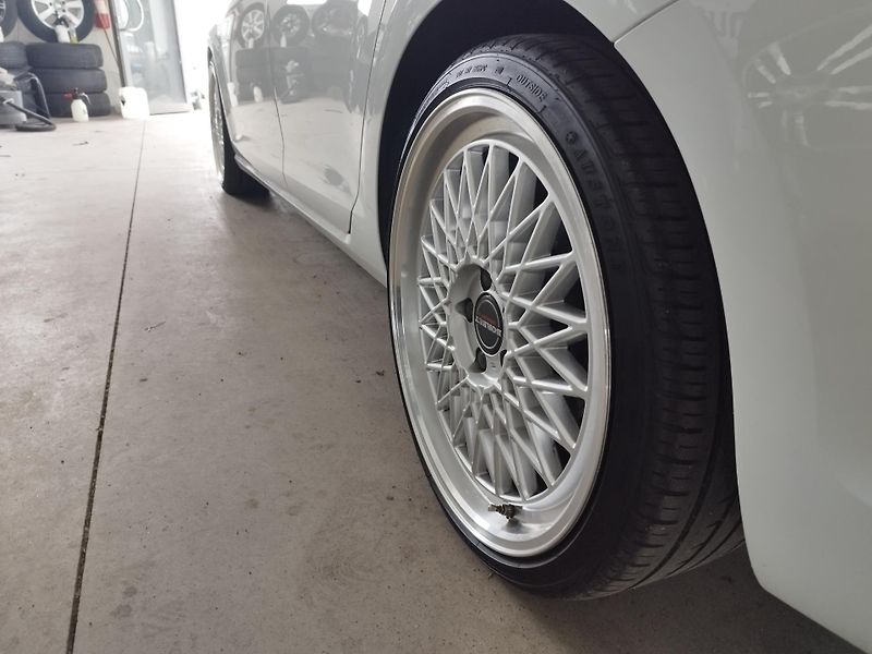 Volkswagen Golf (2017) TSI,92KW,FULL,LED,19ALU,TAŽNÝ - fotka 10 z 39