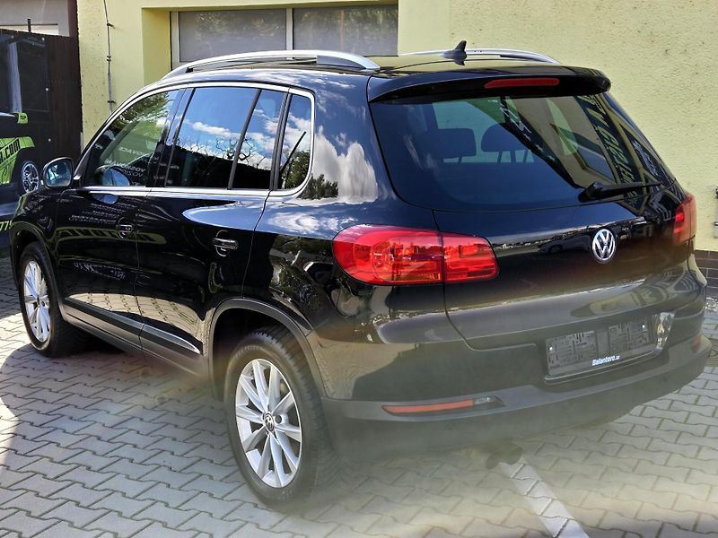 Volkswagen Tiguan 1,4TSI SPORT *SERV.KNÍŽKA*    - fotka 11 z 43