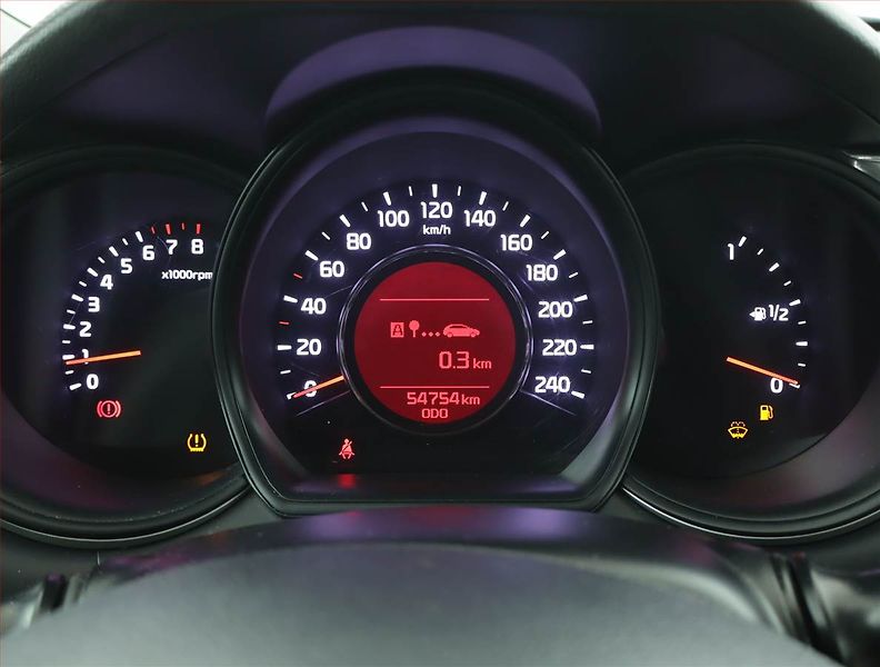Kia Ceed (2018) 1.4 CVVT - fotka 11 z 14
