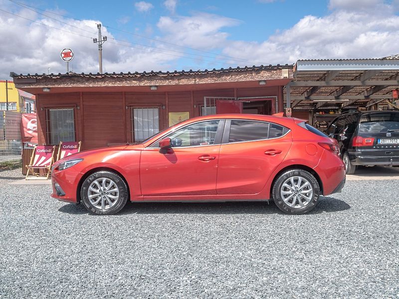 Mazda 3 (2015) ČR 2.2D 110KW – PLNÁ SERVISKA! - fotka 10 z 54