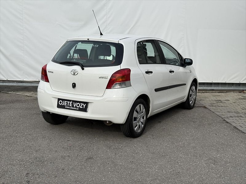 Toyota Yaris 1,3 Terra Cool - fotka 4 z 14