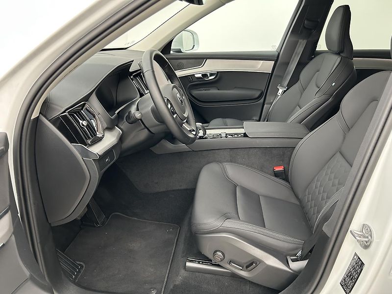 Volvo XC90 2.0 B5 4x4 . - fotka 11 z 26