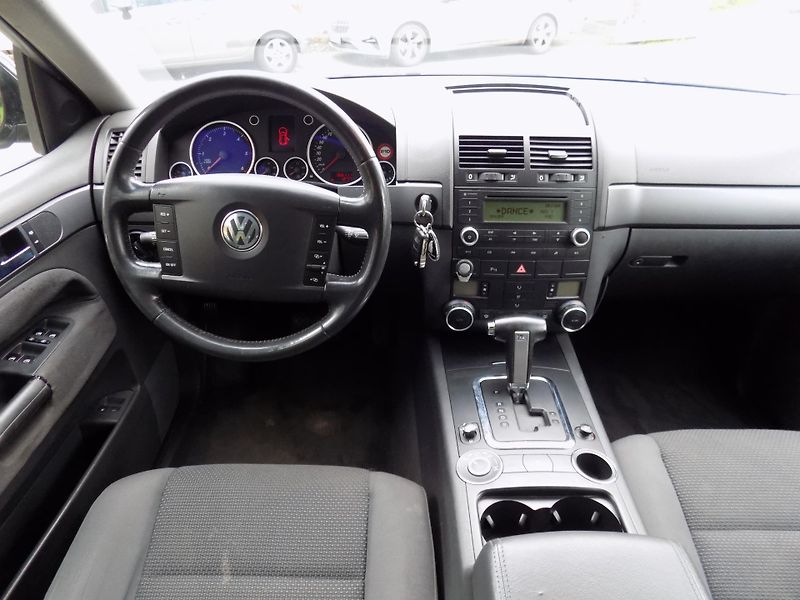 Volkswagen Touareg (2006) 2.5 TDI 1. majitel 165 000Km ! - fotka 12 z 13