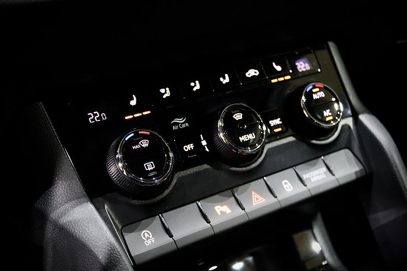 Škoda Karoq 1.5 TSI 110 kW - fotka 27 z 38