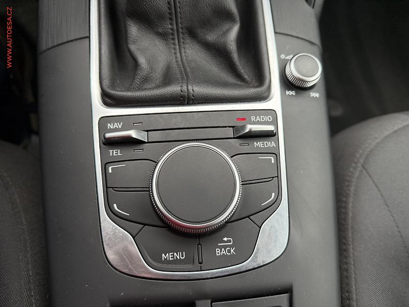 Audi A3 (2014) 1.2 TFSi, ČR, Attraction - fotka 17 z 18