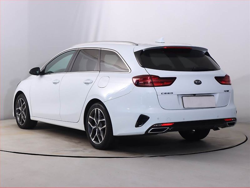 Kia Ceed (2020) GT Line 1.6 CRDi, Serv.kniha - fotka 4 z 19