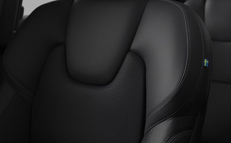 Volvo XC90 (2026) B5 AWD PLUS DARK - fotka 11 z 17