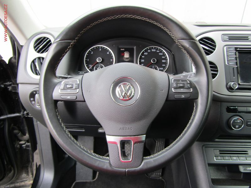 Volkswagen Tiguan (2015) 2.0 TDi 4x4, Lounge, DSG - fotka 18 z 20