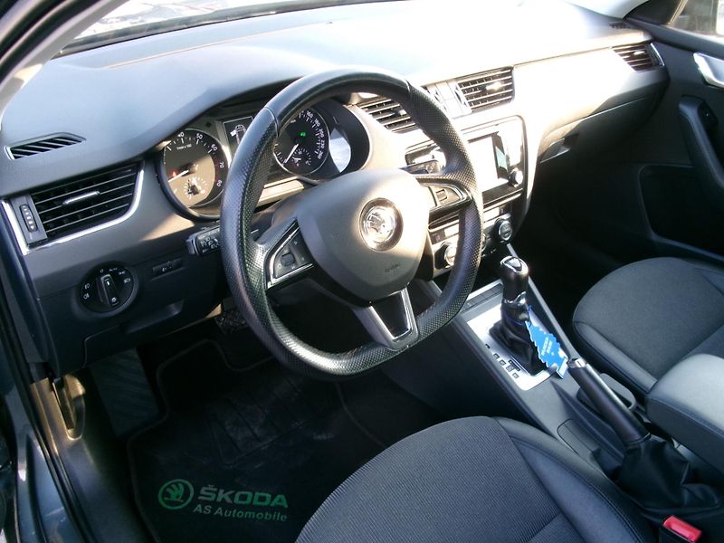 Škoda Octavia (2014) 1,2TSI NAVI DSG AC BT VÝHŘEV - fotka 8 z 34