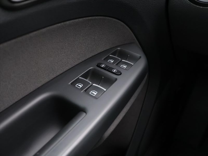 Volkswagen Touran 1,6 TDI 77kW DSG Comfortline C - fotka 19 z 32