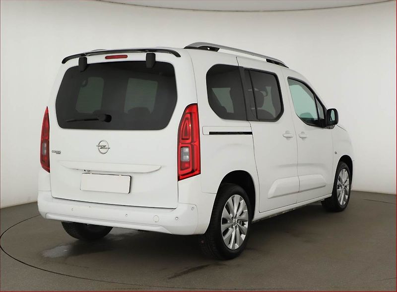 Opel Combo (2021) Elegance 1.5 CDTI, 5Míst, ČR - fotka 5 z 18
