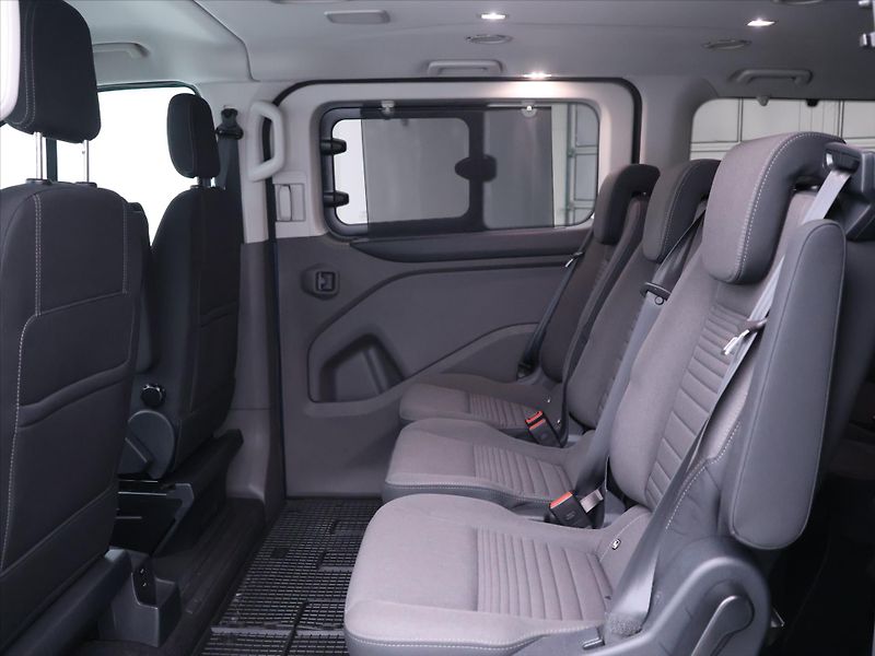 Ford Tourneo Custom 2,0 TDCi 136kW 8-Míst L2 DPH - fotka 16 z 31