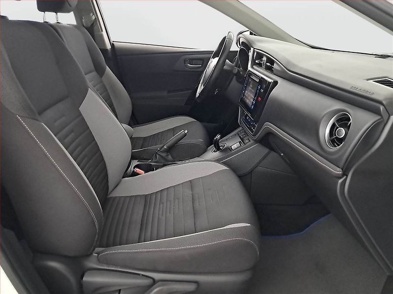 Toyota Auris (2016) Hybrid, Automat, Serv.kniha - fotka 9 z 18