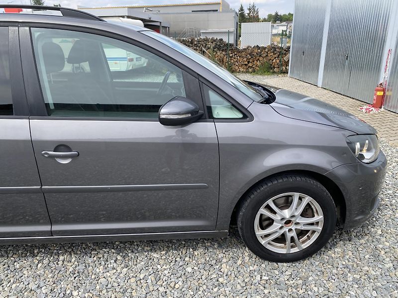 Volkswagen Touran 2.0TDi 140PS DSG TAŽNÉ - fotka 19 z 47