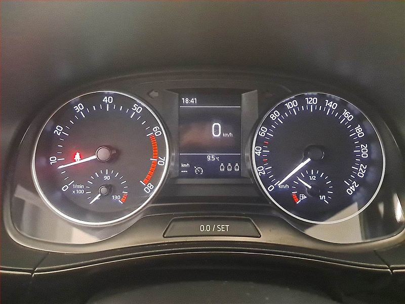 Škoda Fabia (2016) Style 1.2 TSI, Tempomat - fotka 11 z 16