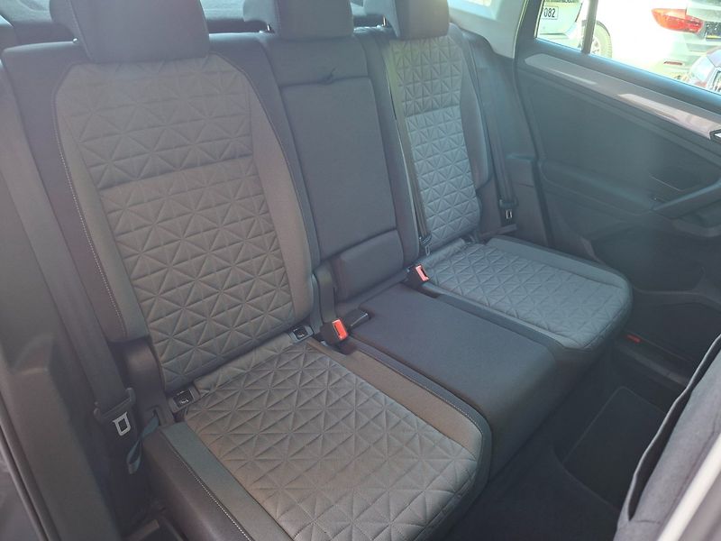 Volkswagen Tiguan (2022) 2.0TDI 110kW DSG LIFE - fotka 30 z 50