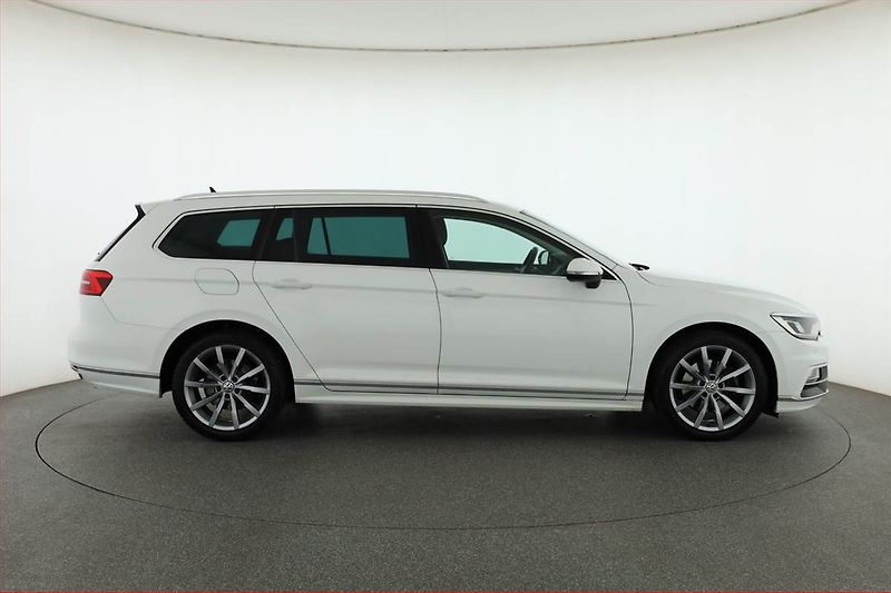 Volkswagen Passat (2018) R-Line 2.0 TDI, Automat - fotka 6 z 18