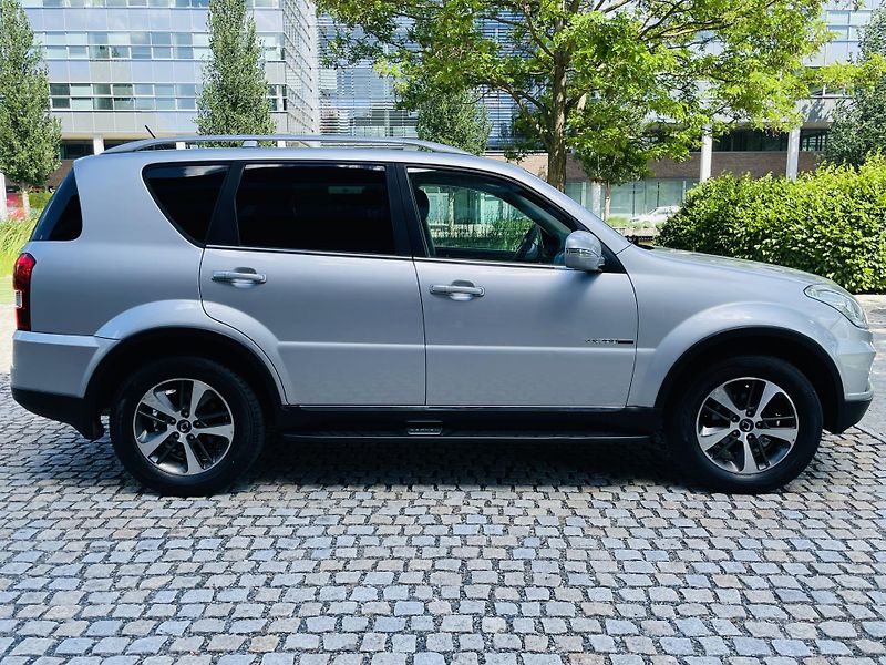 SsangYong Rexton 2.0TD 4x4 AUT KAM 7MÍST TAŽNÉ - fotka 9 z 48