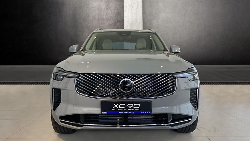 Volvo XC90 (2025) ULTRA BRIGHT, T8 AWD, 228+107 - fotka 2 z 15