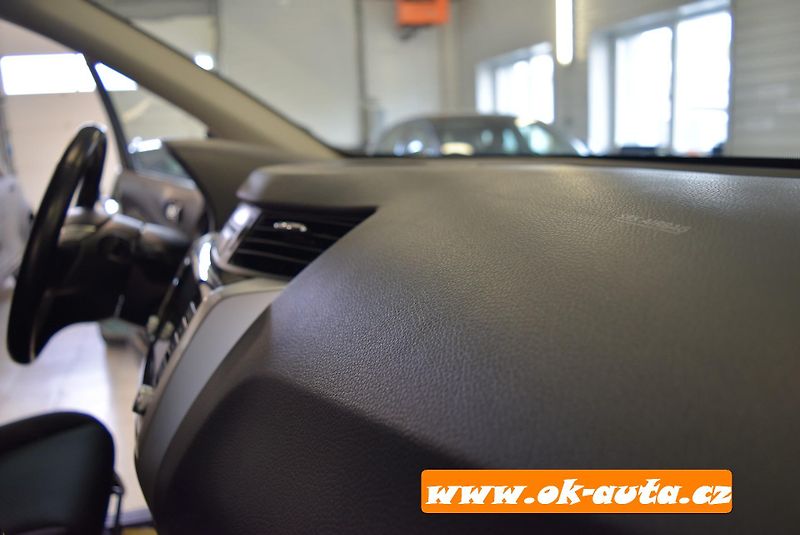 Nissan Navara 2.3 DCi KING-CAP HARDTOP 2022 - fotka 28 z 56