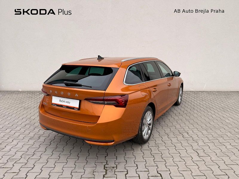 Škoda Octavia (2025) COMBI TOP SELECTION 1,5 TSI M- - fotka 2 z 32