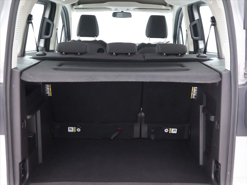 Ford Tourneo Courier 1,0 EB 74kW Titanium CZ 1.Maj. - fotka 10 z 34