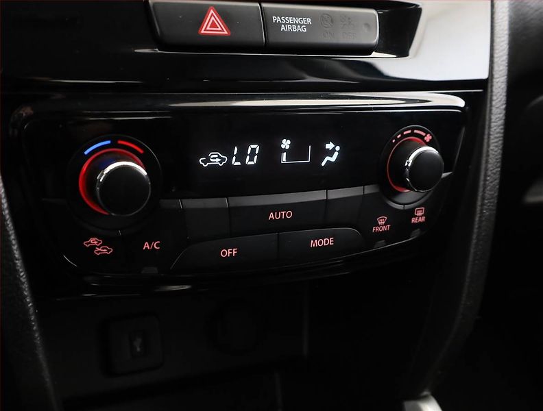 Suzuki Vitara (2017) 1.6 DDiS, Kůže, Navi, Tempomat - fotka 13 z 19